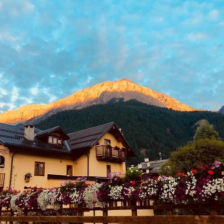 Hotel La Ginestra Cesana Torinese Eksteriør bilde