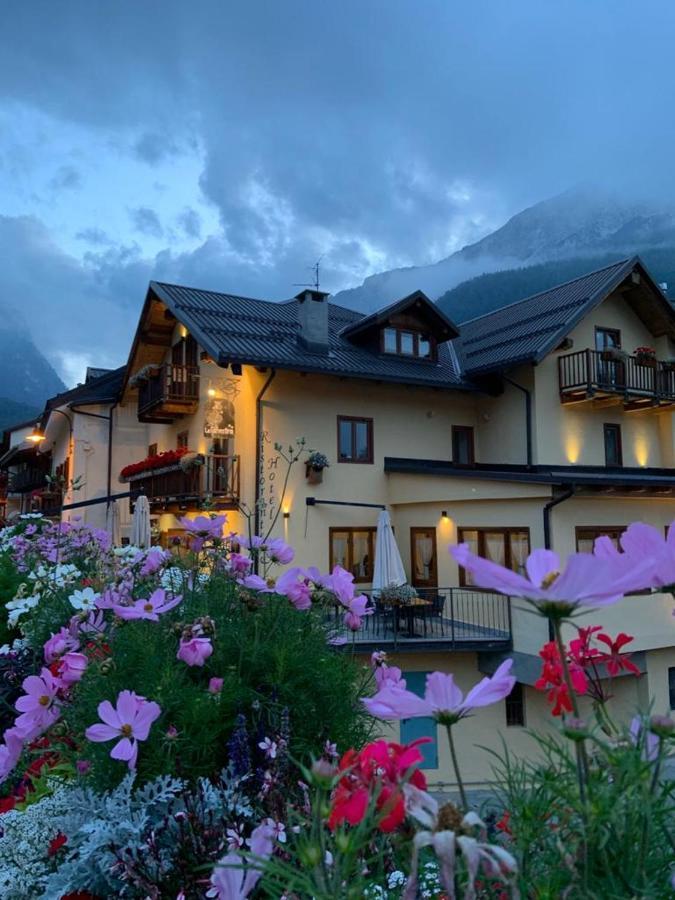 Hotel La Ginestra Cesana Torinese Eksteriør bilde