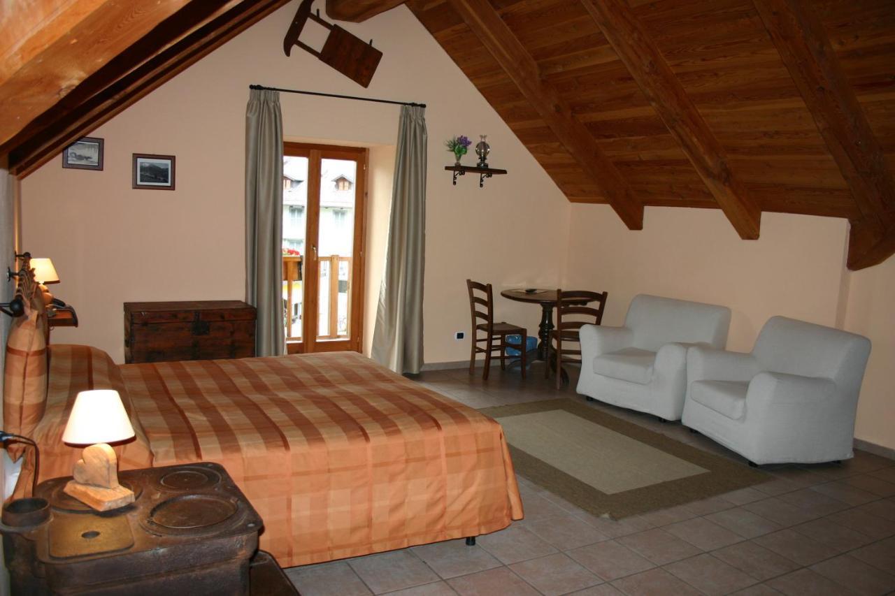 Hotel La Ginestra Cesana Torinese Eksteriør bilde