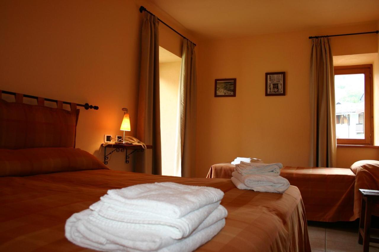 Hotel La Ginestra Cesana Torinese Eksteriør bilde